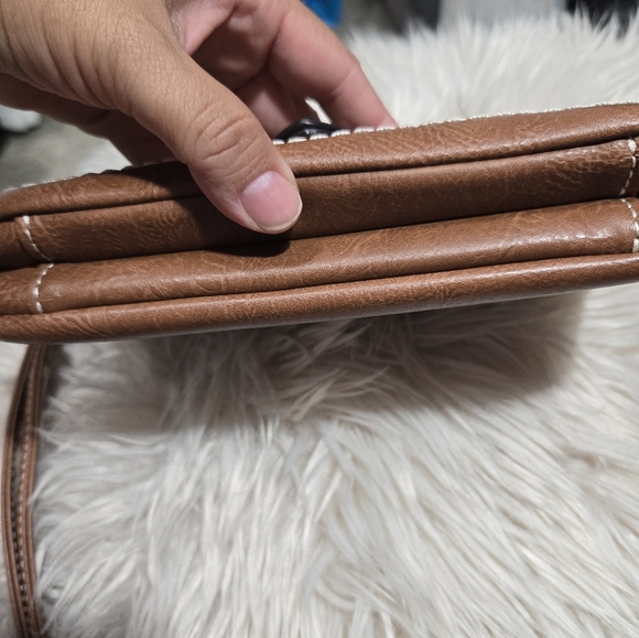 BOC Born Concept Faux Leather Crossbody Bag in Brown & Beige Like New - Picture 10 of 14